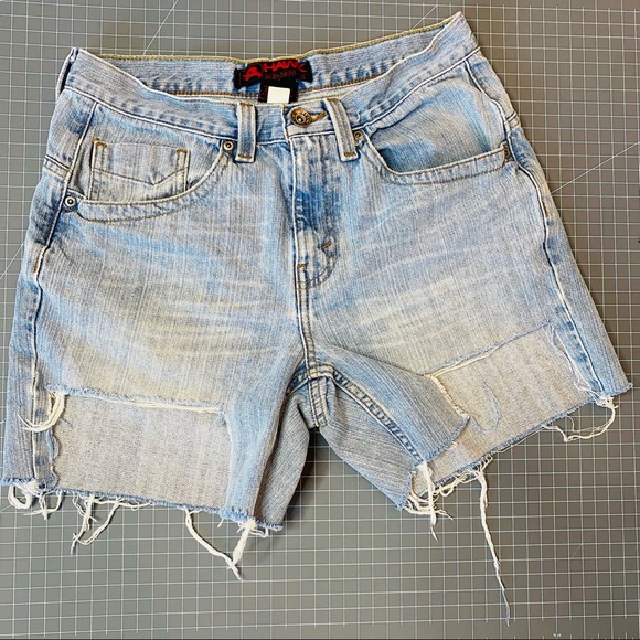 Distressed Unisex High Low Cut Out Jean Shorts 29 - Picture 9 of 12